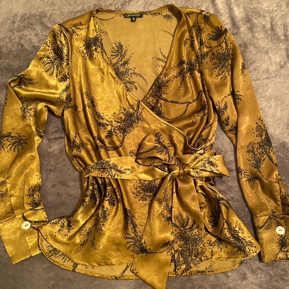 Golden Dynamite Blouse - Picture 2 of 5